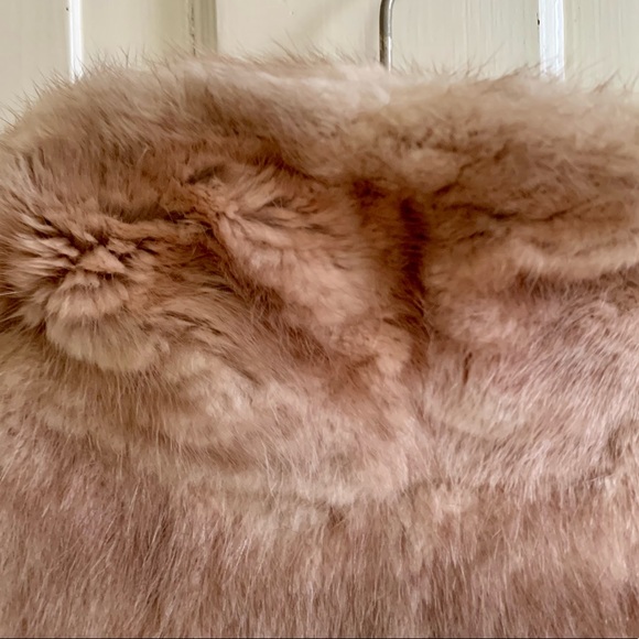 Fur cape made by FETTNER FURS - Picture 13 of 15